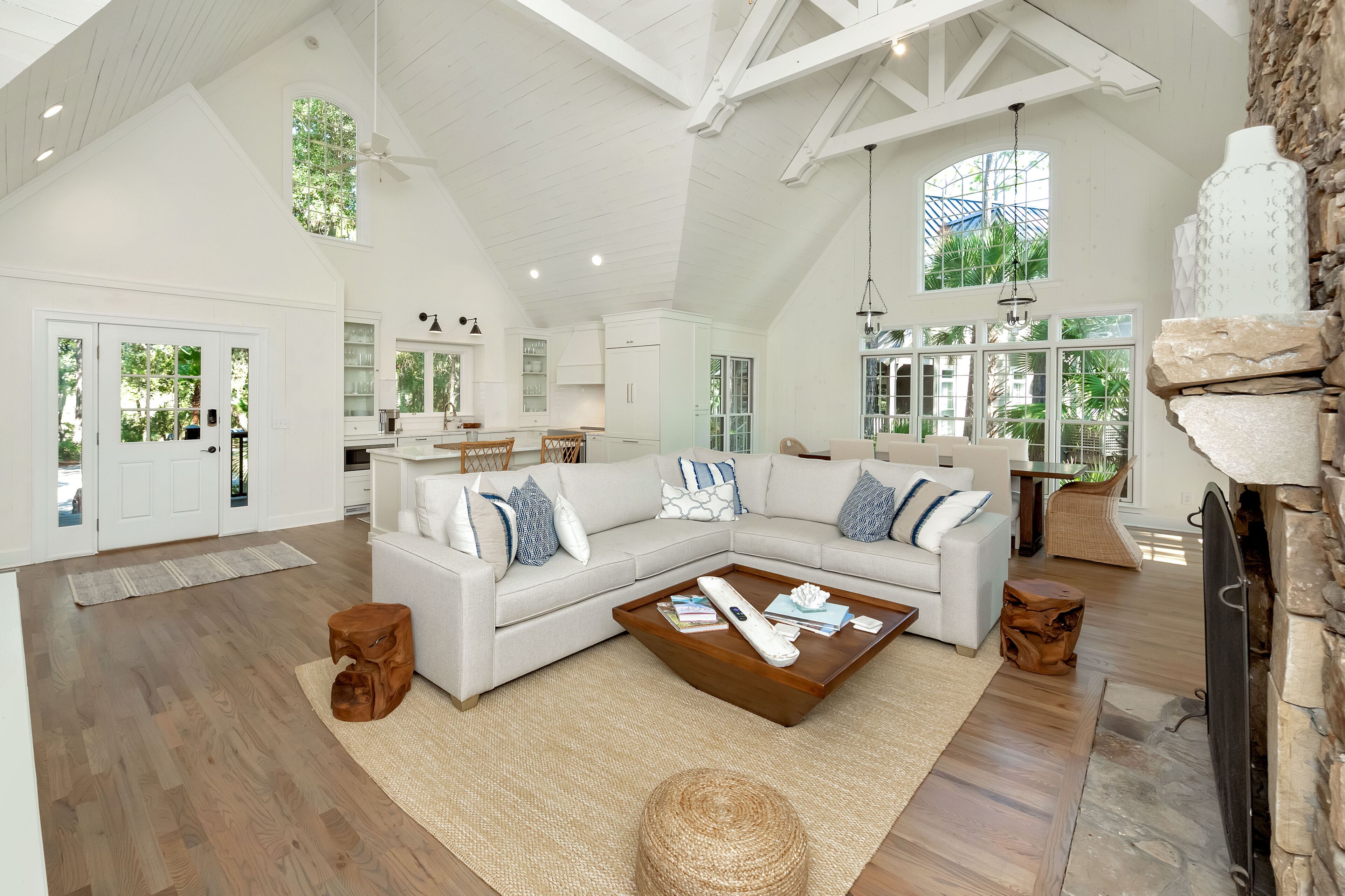 29 Marsh Cottage: 3BR Home with Marsh Views, Screened Porch, Beach/Bike Credit