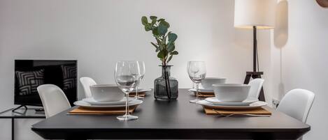 クラシック アパートメント | 客室内のダイニングエリア