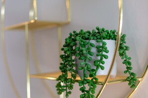 Apartamento clássico | Área de estar | TV de tela plana