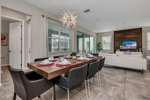 Dining - At Last You can Rent the Perfect Luxury Villa on Solara Resort (Orlando)