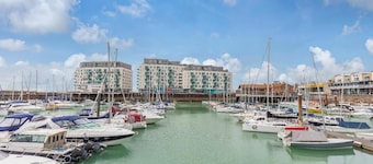 On the Water 2 A One-of-a-Kind Stay | Free Parking | By My Getaways