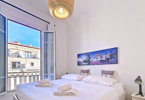 1 makuuhuone, silitysrauta/-lauta