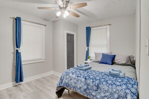 3 bedrooms, iron/ironing board, free WiFi, bed sheets