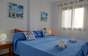 1 slaapkamer, een strijkplank/strijkijzer, gratis wifi, beddengoed