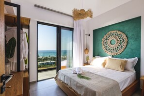 4 habitaciones, caja de seguridad en la habitación y escritorio 