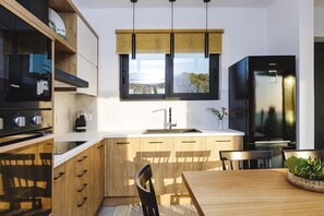 Fridge, microwave, oven, stovetop