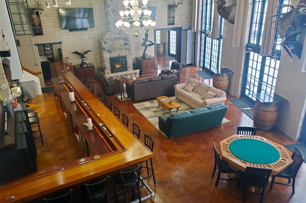 Vacation rental or event venue on Lake Pepin