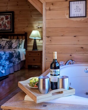 3 Schlafzimmer, Schreibtisch, Bügeleisen/Bügelbrett, Reisekinderbett