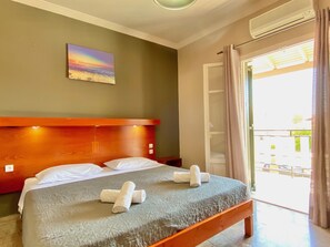 6 chambres, fer et planche à repasser, accès au Wi-Fi (inclus)