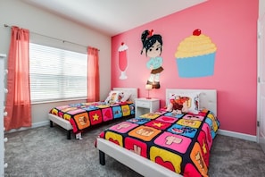 Casa, várias camas, piscina particular, vista para a piscina | 4 quartos, Wi-Fi de cortesia