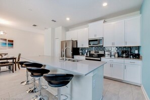 House, Multiple Beds, Private Pool, Pool View | Private kitchen | Fridge, microwave, stovetop, dishwasher