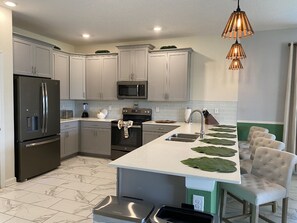 House, Multiple Beds, Private Pool, Pool View | Private kitchen | Fridge, microwave, stovetop, dishwasher