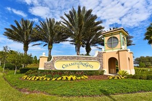 Exterior - Beautiful 8 Bedroom Home in Champions Gate (Kissimmee)