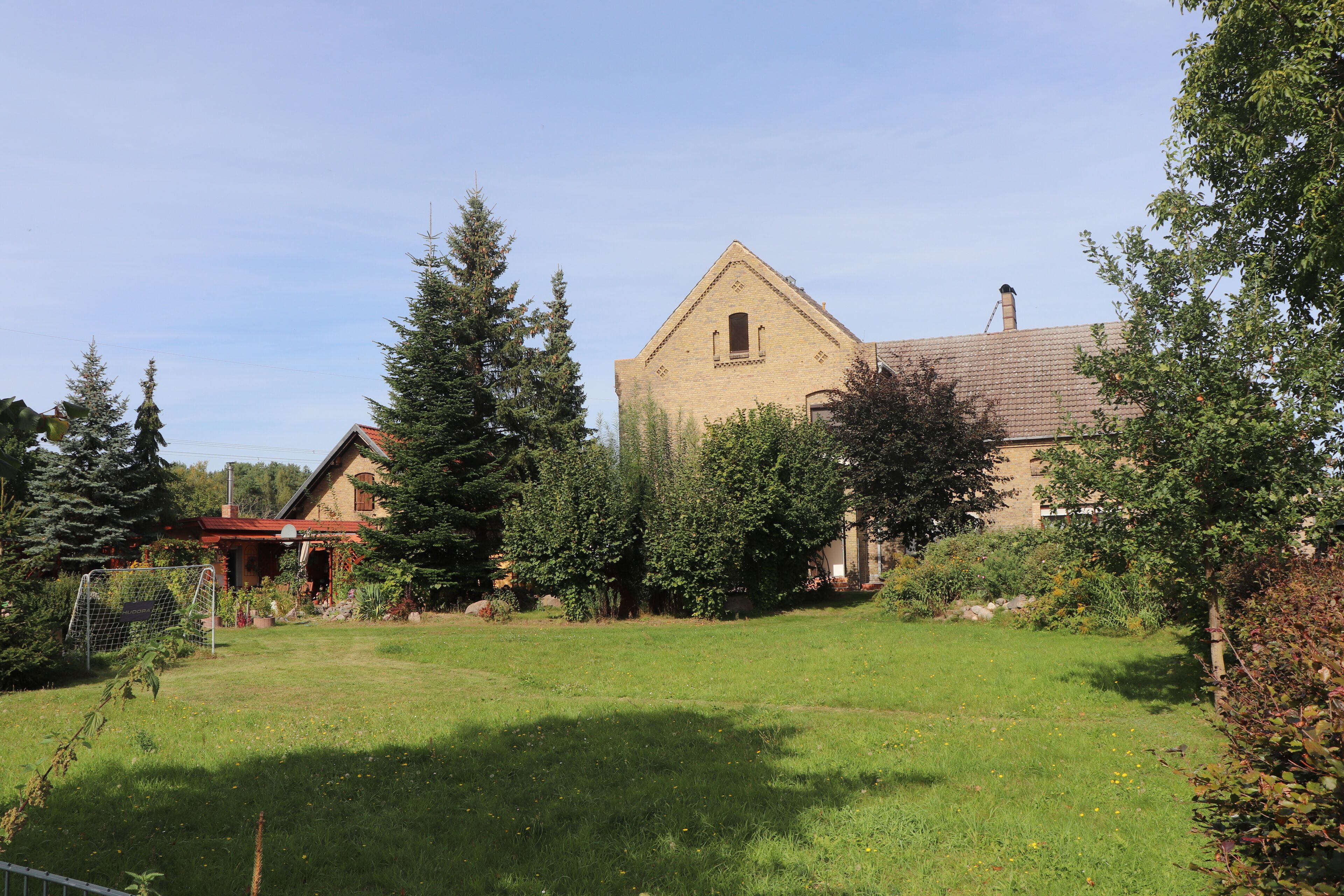 Alte Schule am Wentowkanal