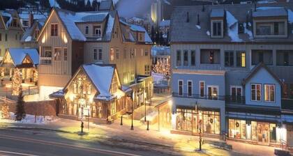 Luxury 1 Bedroom Ski in, Ski Out Mountain Vacation Rental Just Steps from the Snowflake Ski Lift in Breckenridge