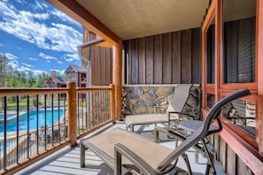 Exterior - Luxury 4 Bedroom Ski in, Ski Out Mountain Vacation Rental Just Steps From the Snowflake Ski Lift in Breckenridge (Breckenridge)