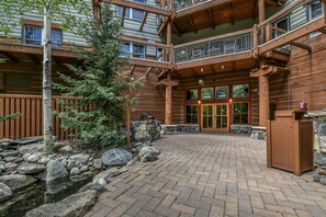 Condo (803-2_Jackpine) | Exterior