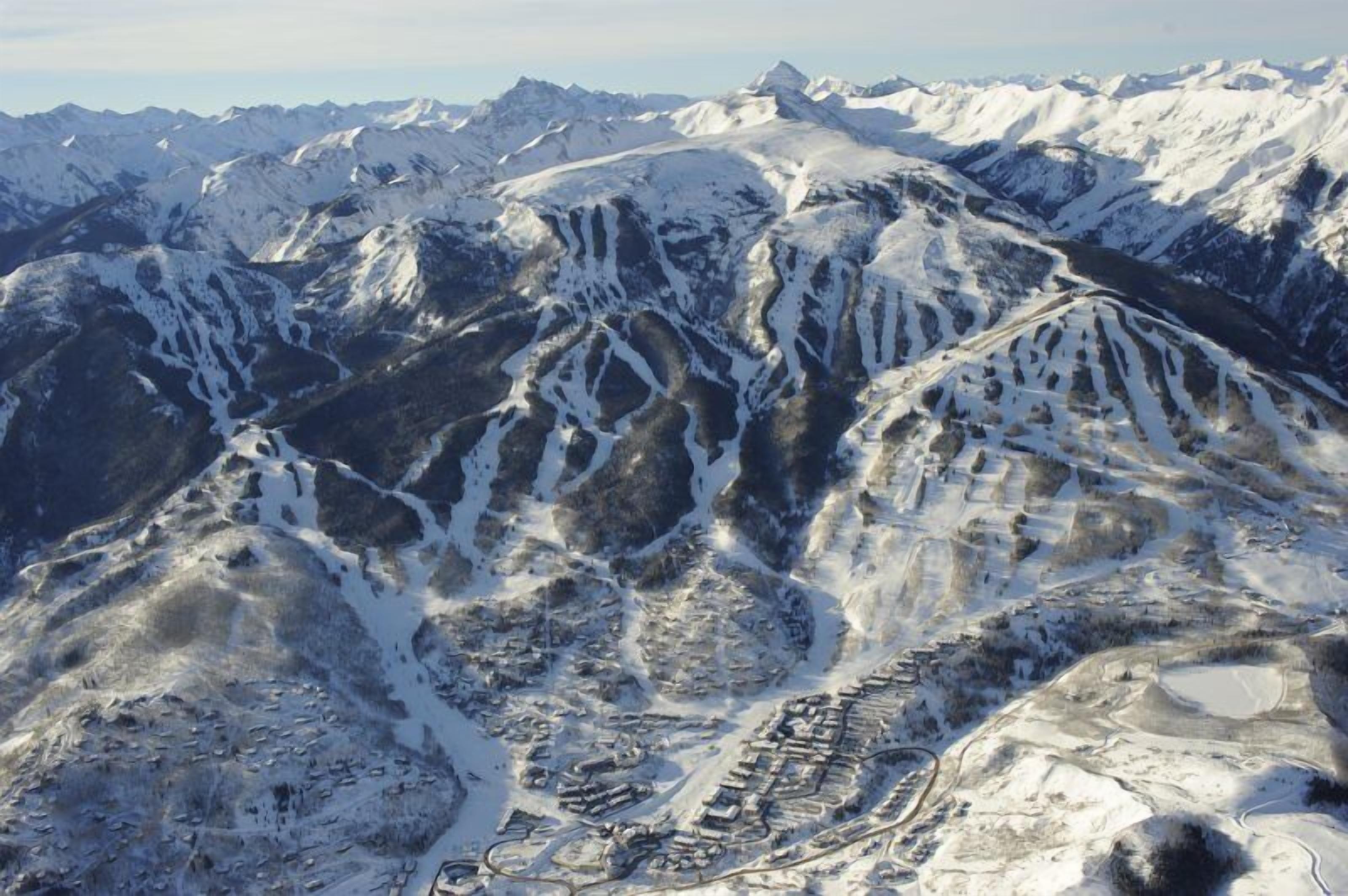 Snowmass Woodrun V 2 Bedroom Ski in, Ski out Mountain Residence in the Heart of Snowmass Village