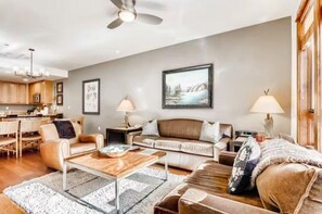 Condo (Breck_BlueSky_514) | Private kitchen - Luxury 3 Bedroom Ski in, Ski Out Mountain Vacation Rental Just Steps from the Snowflake Ski Lift in Breckenridge (Breckenridge)