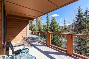 Condo (Breck_Mtn_Thunder_2_5202) | Balcony