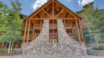 Condo (2663_Tenderfoot_Lodge_4bd) | Exterior