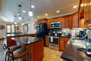 Condo (Vail_Lion_Square_310E) | Private kitchen
