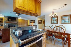 Condo (Vail_Lion_Square_652S) | Private kitchen | Oven, dining tables