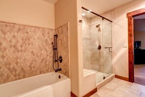 Condo (Breck_Crystal_Peak_7403) | Banheiro