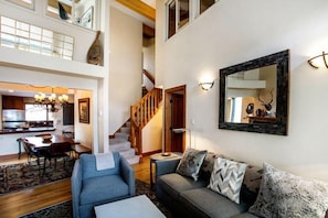 คอนโด (Vail_Antlers_3Bed) | สวน