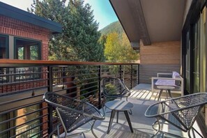 Condo (Aspen_Sky_Residence_3) | Exterior