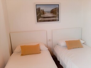 3 Schlafzimmer, Bügeleisen/Bügelbrett, WLAN, Bettwäsche