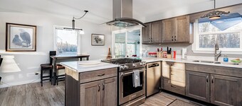 Private Home on the Kenai River at Gull's Landing