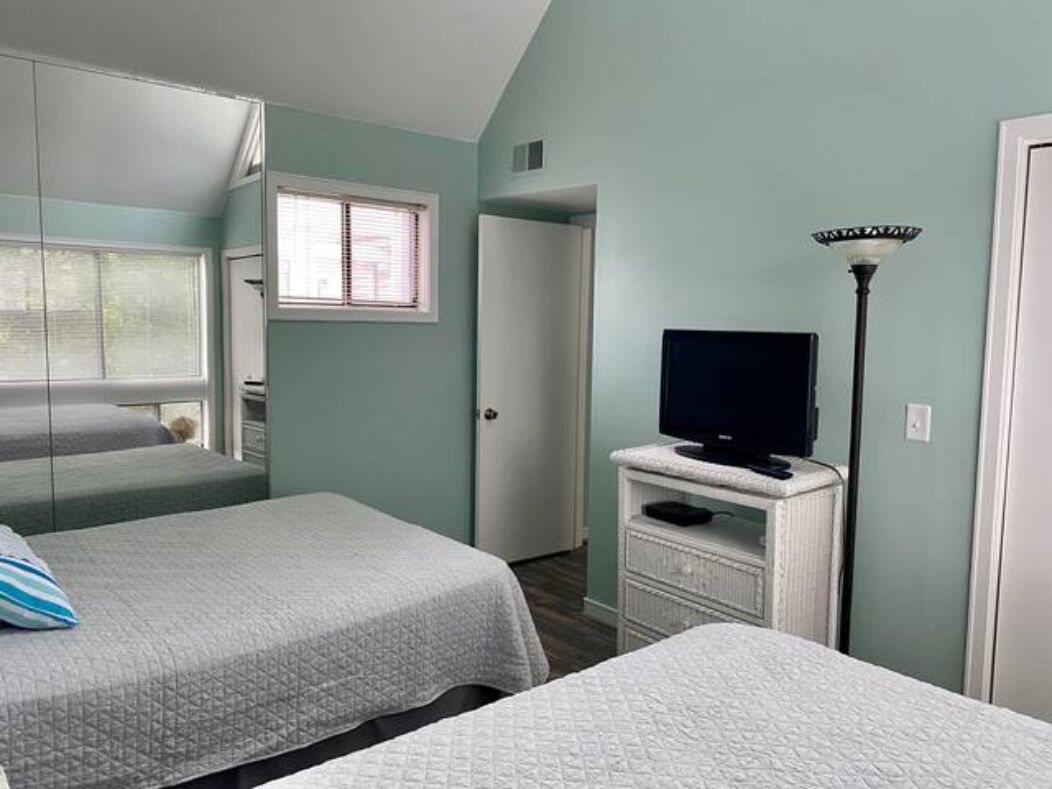 "Happy Ours"  Snowbird Winter Monthly Rental Also Available!