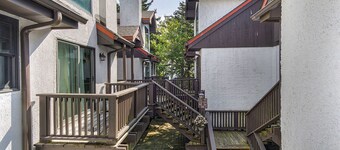 Whistlepunk 36: 1 Br Plus Bonus Sleeping Loft Slope Side