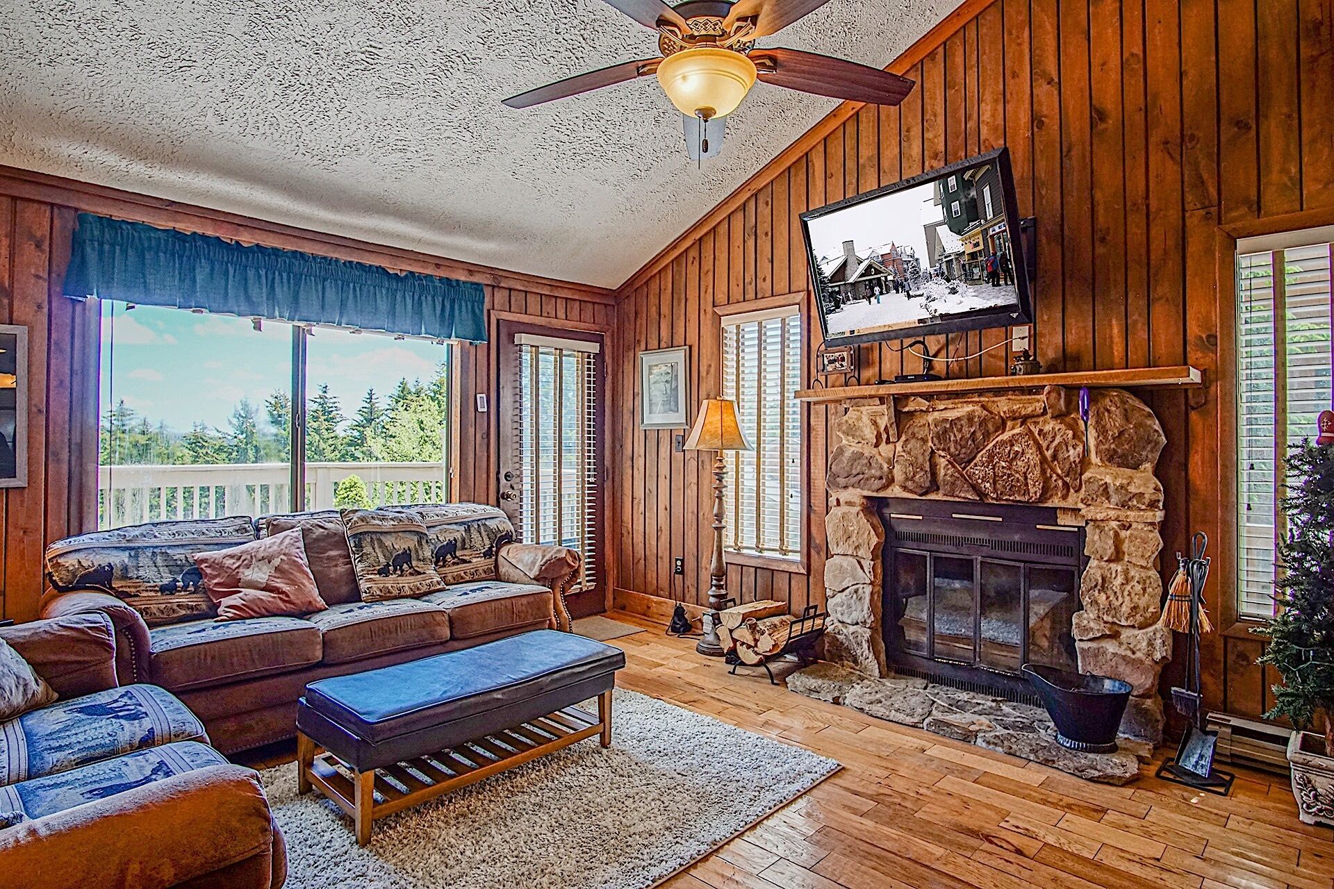 Wabasso 10 Ski Hideaway outside your door 2 Br Spacious Balcony