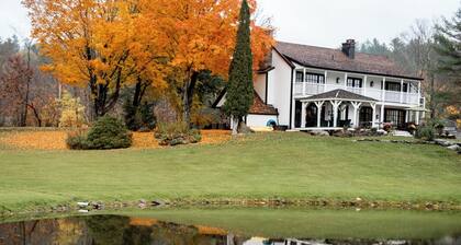 Luxury King w/balcony, accessible