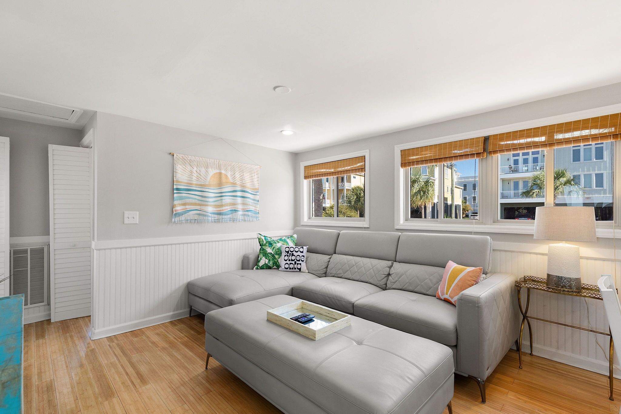 1684 E. Ashley - Sol Searcher - Beach Cottage - Dog-Friendly - Across the Beach