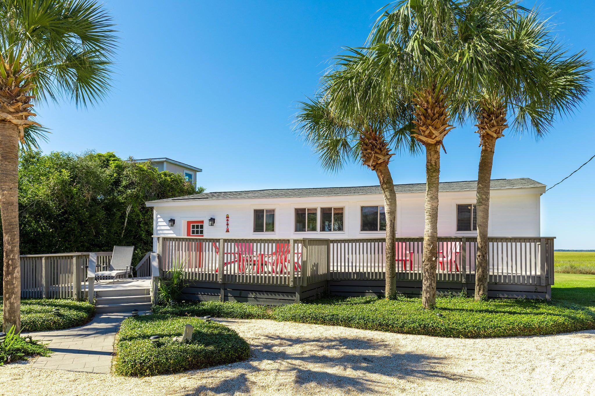 1684 E. Ashley - Sol Searcher - Beach Cottage - Dog-Friendly - Across the Beach