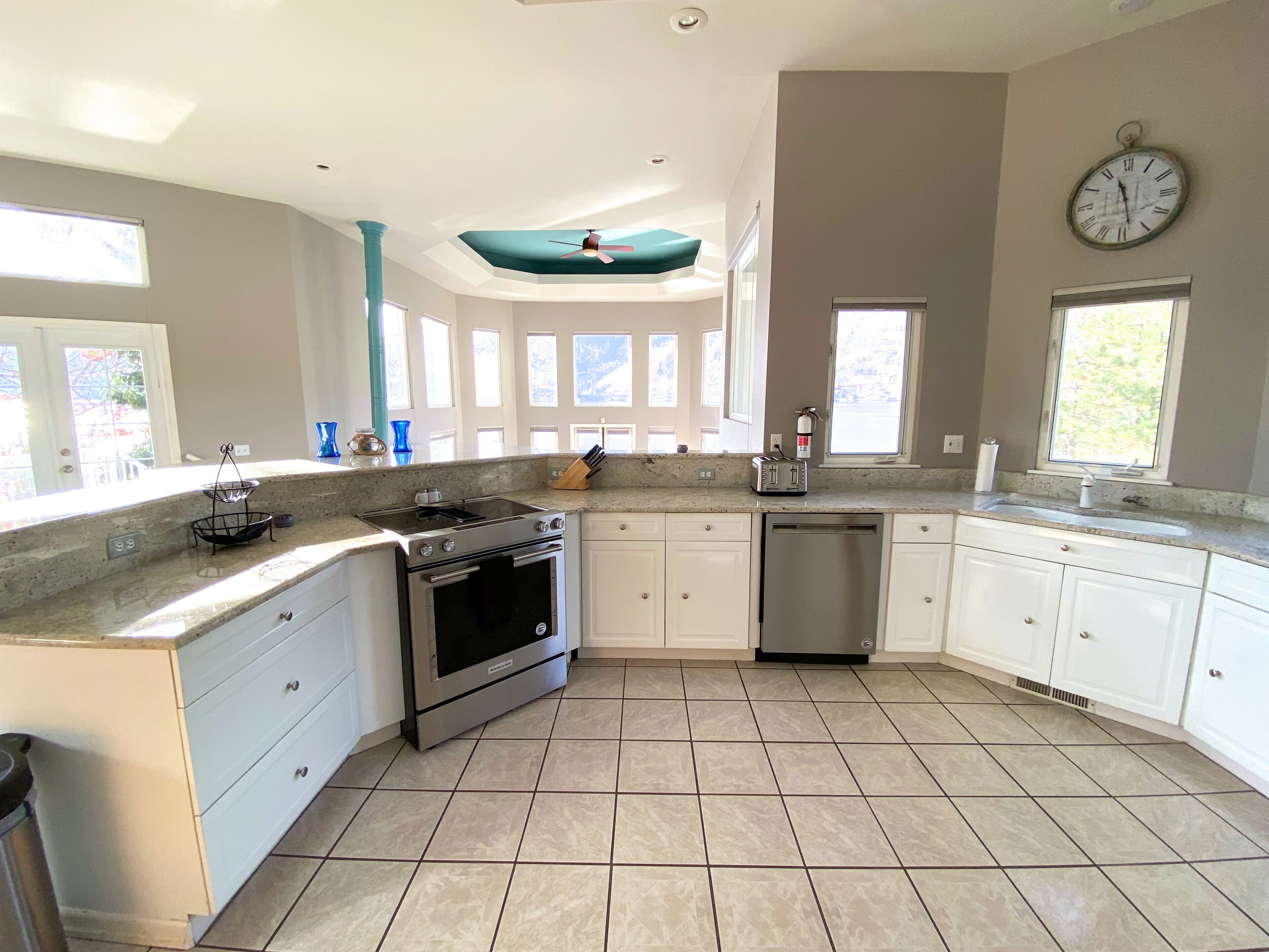 Beautiful Lake Chelan Waterfront!