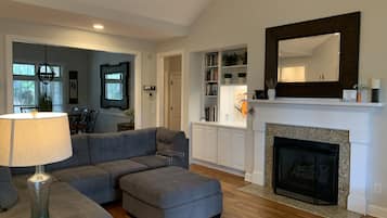 Télévision, cheminée