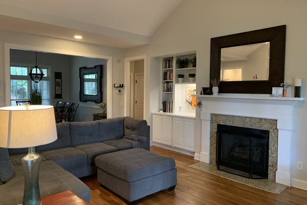 TV, fireplace