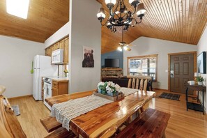 Interior - Sunshine Stonebridge Cabin near Silver Dollar City - Pools, Lake, Golf! (Branson West)