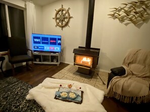 Interior - Breathtaking ocean views & adventure at your doorstep (Newport)