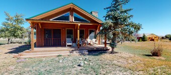 Beautiful mountainside home & bunkhouse w/ barn, two full kitchens, & free WiFi