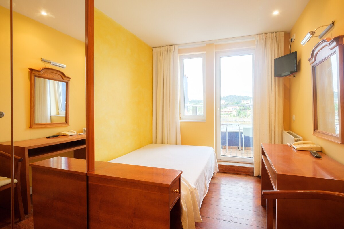 Standard-Doppelzimmer | Schreibtisch, Bettwäsche