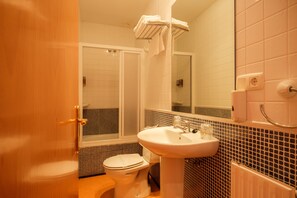 Standard-Doppelzimmer, Meerblick | Badezimmer