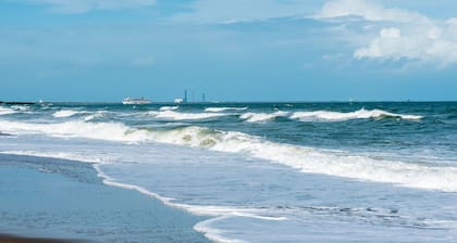 Oceanfront w/heated pool Incredible view