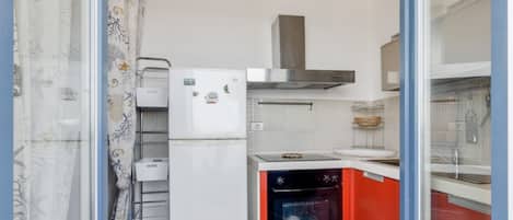 Stovetop, dishwasher, toaster