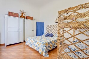 1 bedroom, iron/ironing board, bed sheets