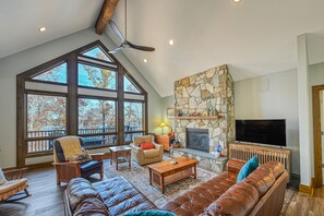 TV, fireplace, video games, DVD player